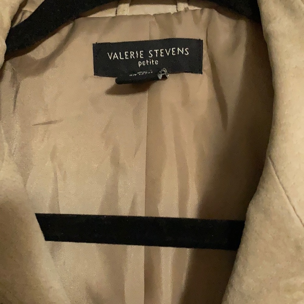 Women’s Leather Jacket - Picture 2 of 5